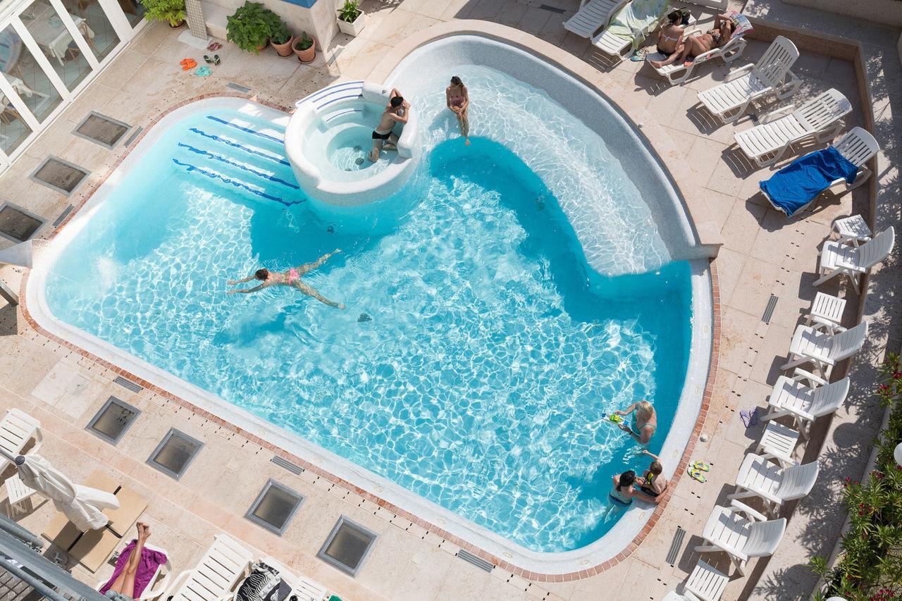 Hotel Astro Линяно Сабиадоро Екстериор снимка